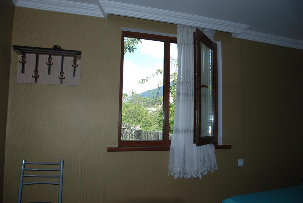 Keti Pilpani Guesthouse Mestia Extérieur photo