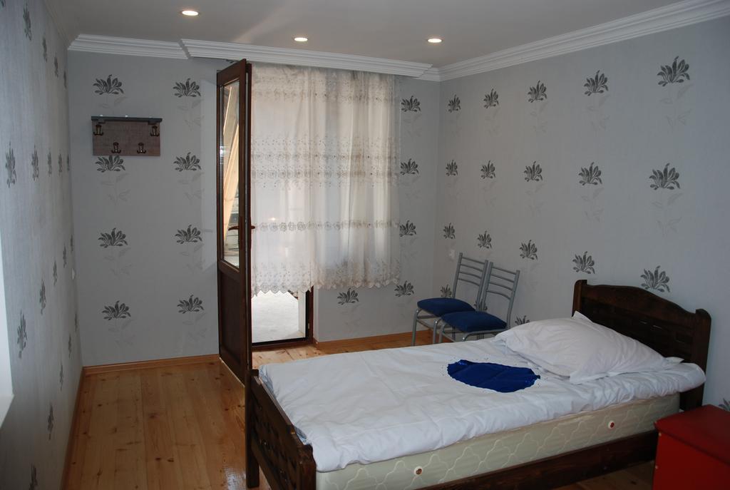 Keti Pilpani Guesthouse Mestia Extérieur photo