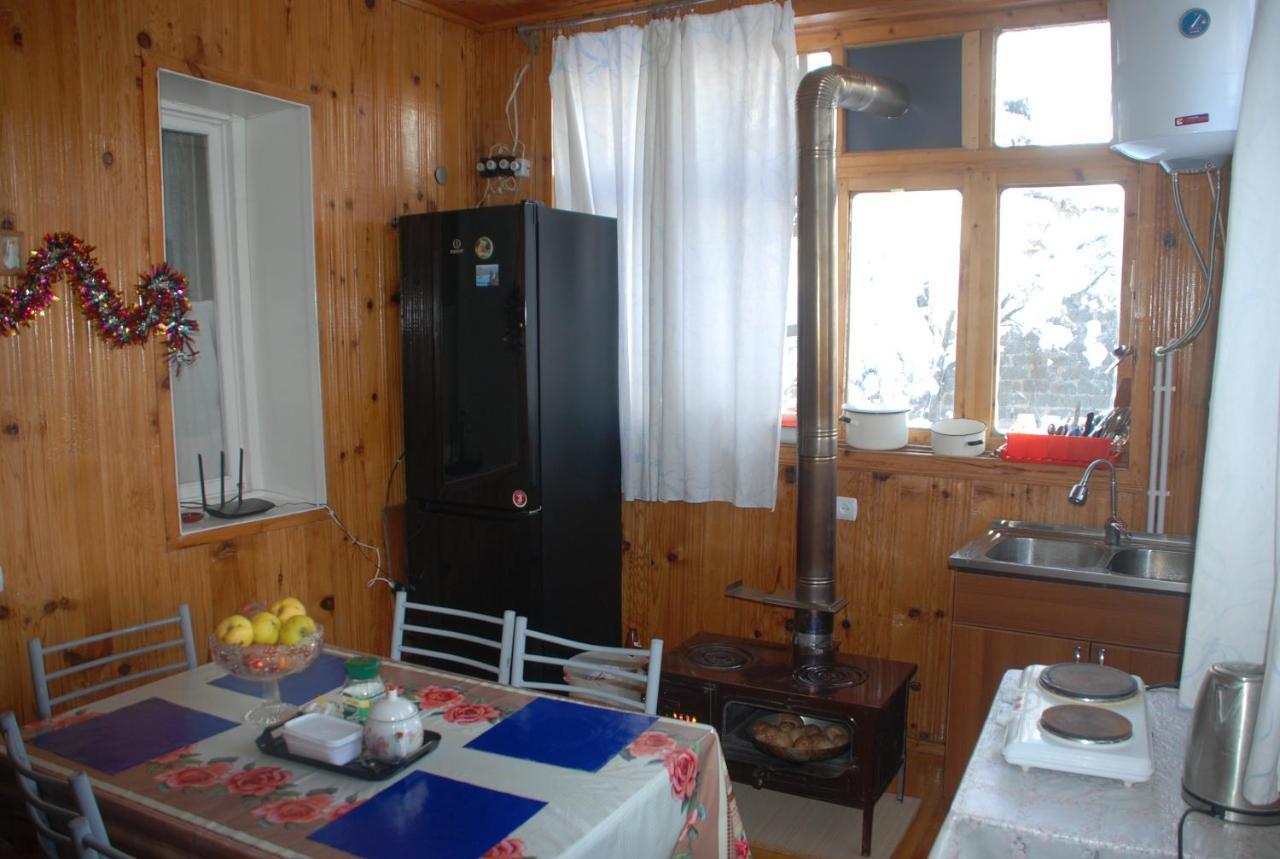 Keti Pilpani Guesthouse Mestia Extérieur photo